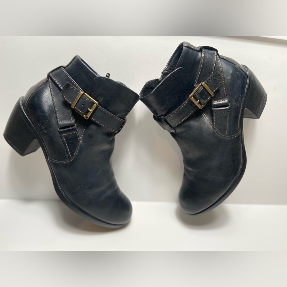 B.O.C.~Shea Black Leather~Buckle Detail~Side Zip~Block Heel~Ankle Boot~Size 7.5